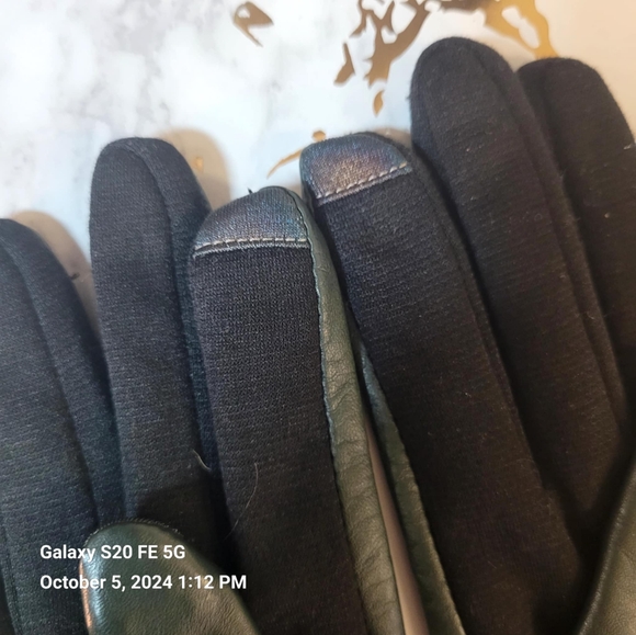 Apt 9 Green Leather Gloves w/ Touchscreen Fingertips on Index/Thumb, size Med - Picture 3 of 3